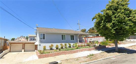 9899 Thermal St, Oakland, CA 94605