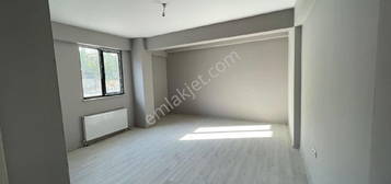 3+1 140 M2 Fatih Caddesi ayrova Satlk daire