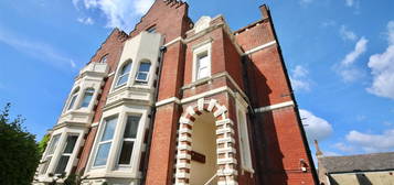 Flat to rent in Eastern Villas Road, Southsea PO4