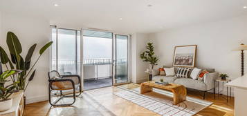 Flat for sale in Kingsway, Hove BN3