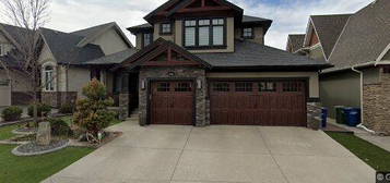 388 E Coopers Ter SW, Airdrie, AB T4B 0X5