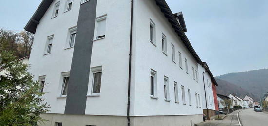 3 Zimmer Wohnung ab sofort, Stellplatz, Einbauküche