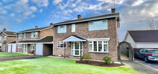 4 bed detached house for sale