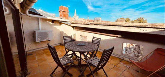 Location appartement avec terrasse, climatisé en plein centre ville d’Avignon