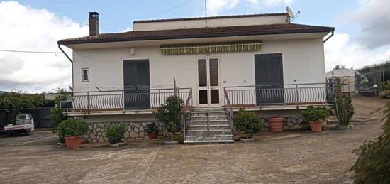 Villa in vendita a Marzano Appio