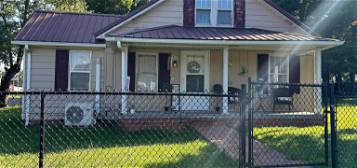 17 Freeman Ave, Russell Springs, KY 42642