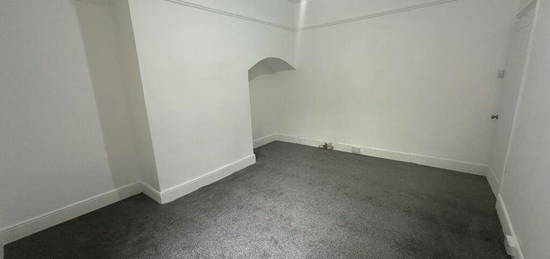 2 bedroom ground floor flat