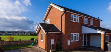 3 bed detached house for sale