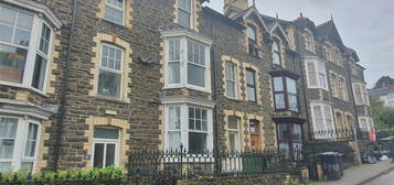 8 bedroom terraced house for sale