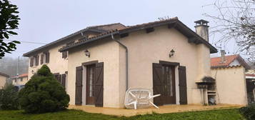 Plaisance : Maison de village Spacieuse 4 chambres