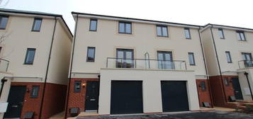 4 bedroom semi-detached house