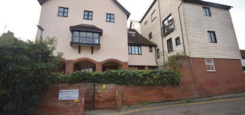 1 bedroom ground floor flat for sale