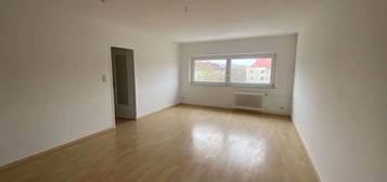 Helle 4-Zimmer Wohnung mit Balkon !