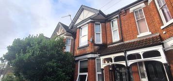 Flat to rent in Tennyson Road, Southampton, Hampshire SO17