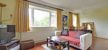 Flat to rent in The Fentons, Vanbrugh Park Road, Blackheath SE3