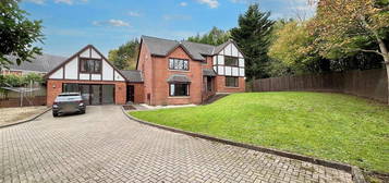 6 bedroom detached house for sale