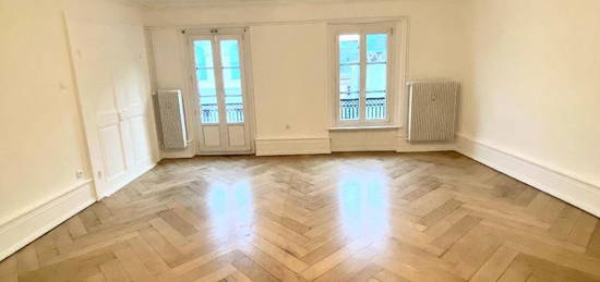 Location appartement 5 pièces 147 m²