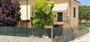 Casa indipendente all'asta in piazzale nazzareno gubbini, 8