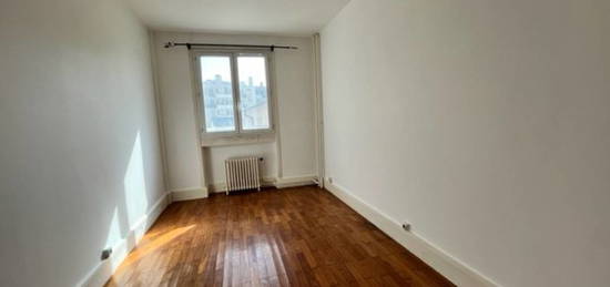 Appartement  à louer, 2 pièces, 1 chambre, 48 m²