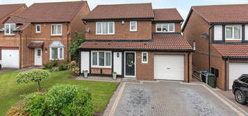 4 bed detached house for sale