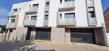 Chalet adosado en venta en  industria, 2