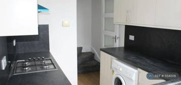 2 bedroom flat