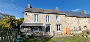 MORBIHAN Spacieux maison en pierre, tranquille, 2 chambres avec salle de bains privé,  parking, jardin privé