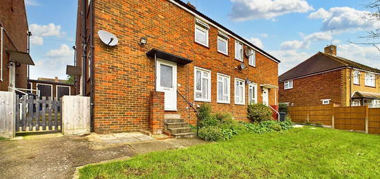 Maisonette for sale in Winterscroft Road, Hoddesdon EN11