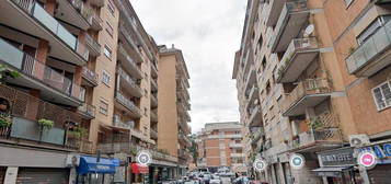 Tiburtina bilocale con balcone