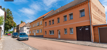 Reihenmittelhaus mit Sanierungsbedarf im Ortskern von Aschersleben