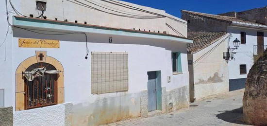 Chalet pareado en venta en calle Corralazo