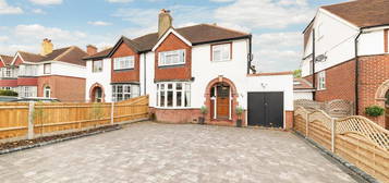 4 bed semi-detached house to rent