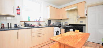 Detached house to rent in Havelock Road, Southsea, Hampshire PO5