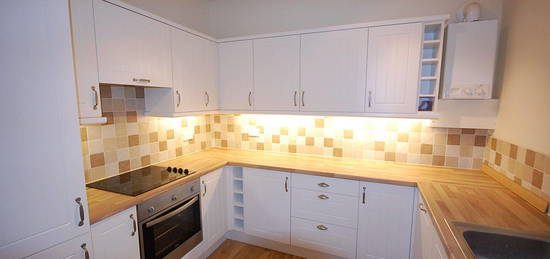 Flat to rent in Fairfields Road, Holmfirth HD9