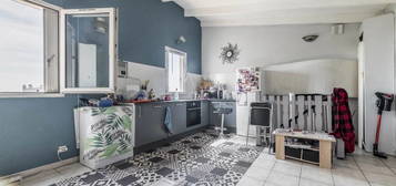 Maison de ville  à vendre, 2 pièces, 1 chambre, 42 m²