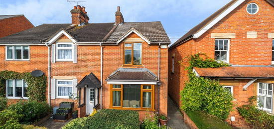 End terrace house for sale in Seaford Road, Wokingham, Berkshire RG40