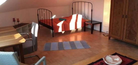 Anlegerwohnung mit 3 getrennt begehbaren Zimmer Nähe Zentrum. Privat