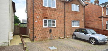 3 bedroom semi-detached house to rent