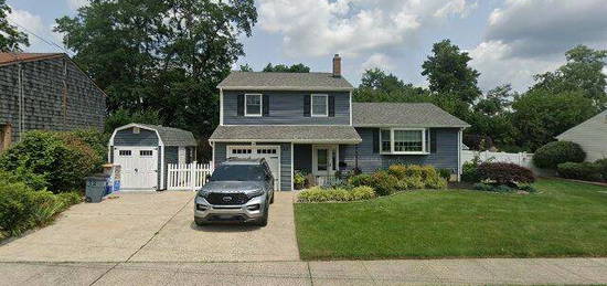 12 Ridgeview Rd, Jamesburg, NJ 08831