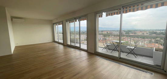 Location appartement 5 pièces 106 m²