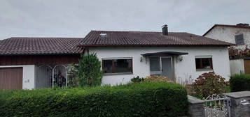 Preiswertes 5-Raum-Einfamilienhaus mit EBK in Pleidelsheim