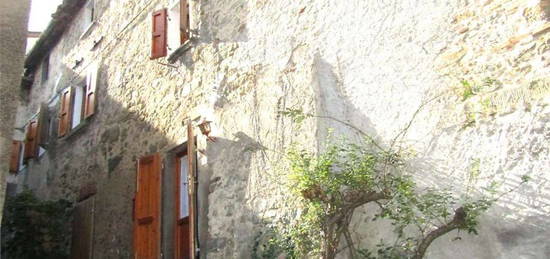 Casa indipendente in vendita in via XXV Aprile, 32