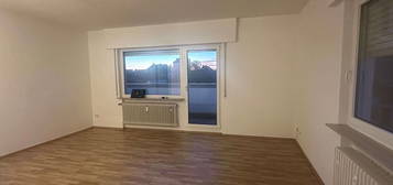 Geschmackvolle 2-Zimmer-DG-Wohnung mit EBK in Heilbronn