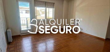 Piso de alquiler en De Francisco Huerta y Vega, Caballería Española