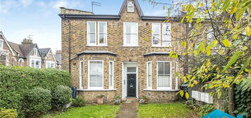 Flat for sale in Dartmouth Park Hill, London N19