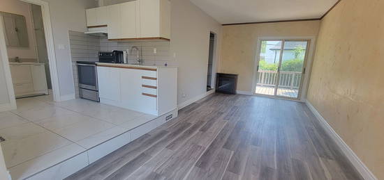 499 Sherin Dr, Oakville, ON L6L 4J9