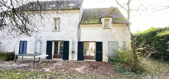 Maison de 180 m2, 7 pièces, 5 chambres, terrain 1830 m2