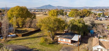 1075 NW 10th St, Prineville, OR 97754