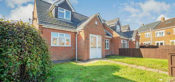 3 bedroom semi-detached house to rent