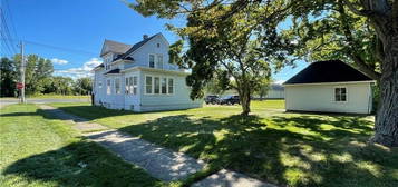 126 Middle Rd, Dunkirk, NY 14048